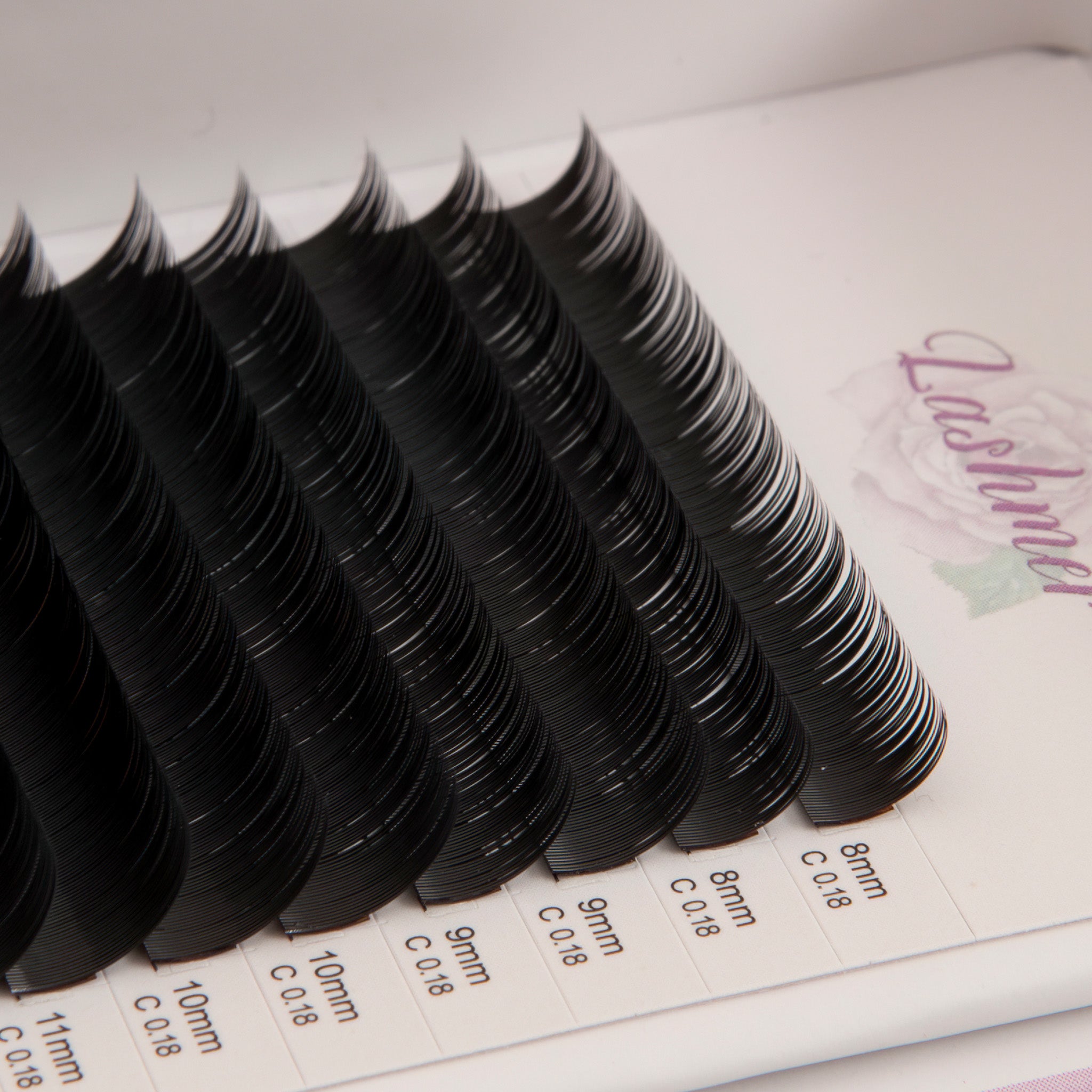 Classic Lashes Thickness (0.18/0.20) 16 Lines - Lashmer
